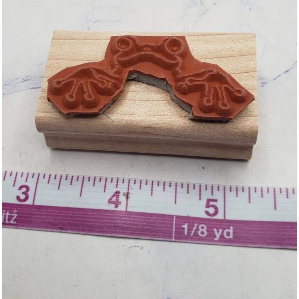 Stampin Up Peeking Happy Frog Wood Mounted Rubber Stamp